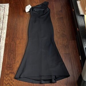 Elegant Black One-Shoulder Dress